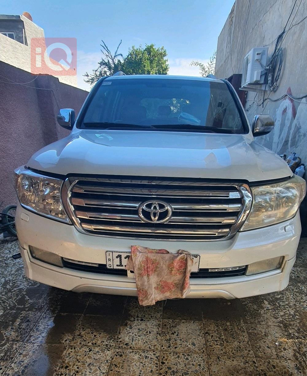 تۆیۆتا لاند کروزەر